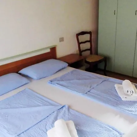 Olivelli 1 Vila Albarella Island